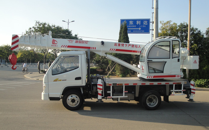 6T汽車起重機圖片6噸汽車吊展示